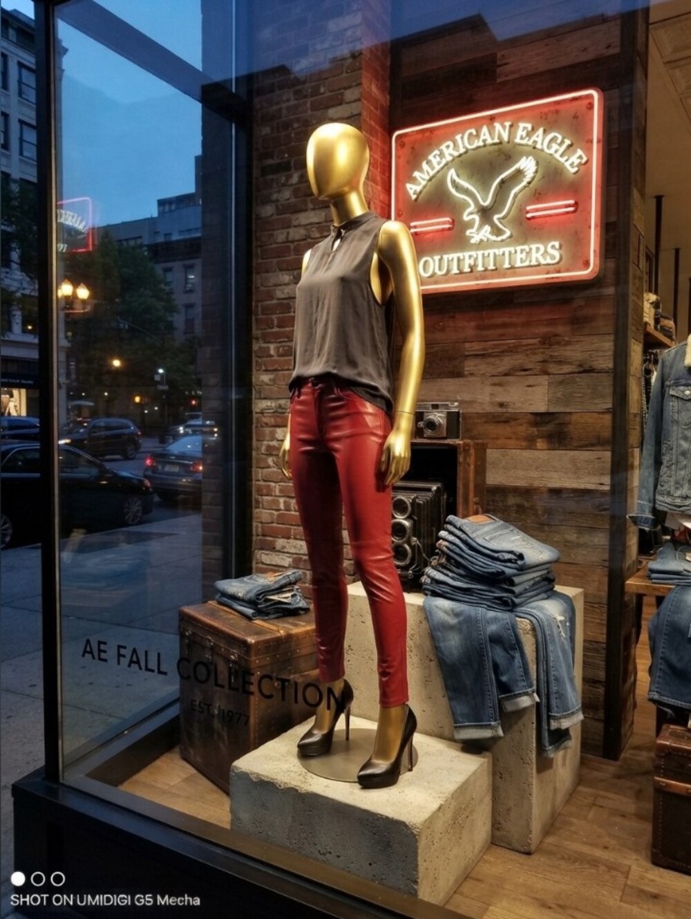 American Eagle Outfitters Charcoal Mock Neck Sleeveless Tank 🖤